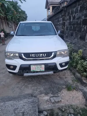 Isuzu Tougher 2013 White