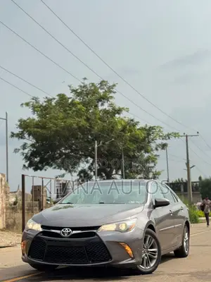 Toyota Camry SE 4dr Sedan (2.5L 4cyl 6A) 2017 Gray