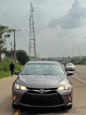Toyota Camry SE 4dr Sedan (2.5L 4cyl 6A) 2017 Gray