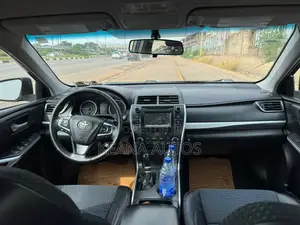 Toyota Camry SE 4dr Sedan (2.5L 4cyl 6A) 2017 Gray