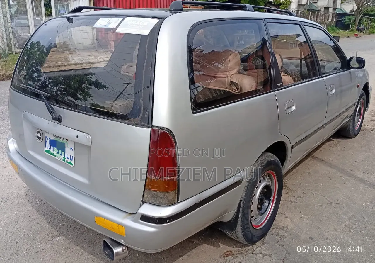 Nissan Primera Wagon 2000 Silver