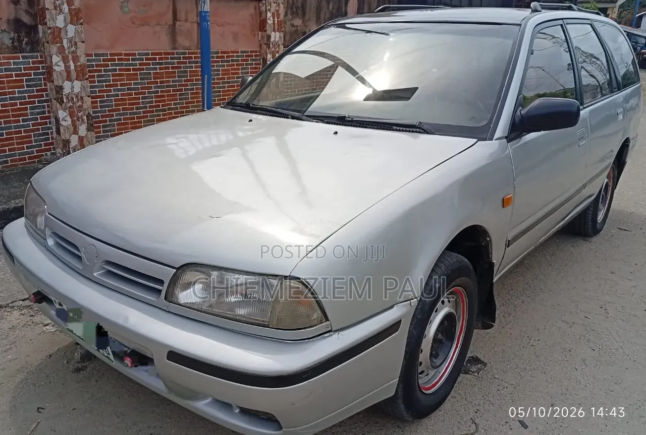 Nissan Primera Wagon 2000 Silver