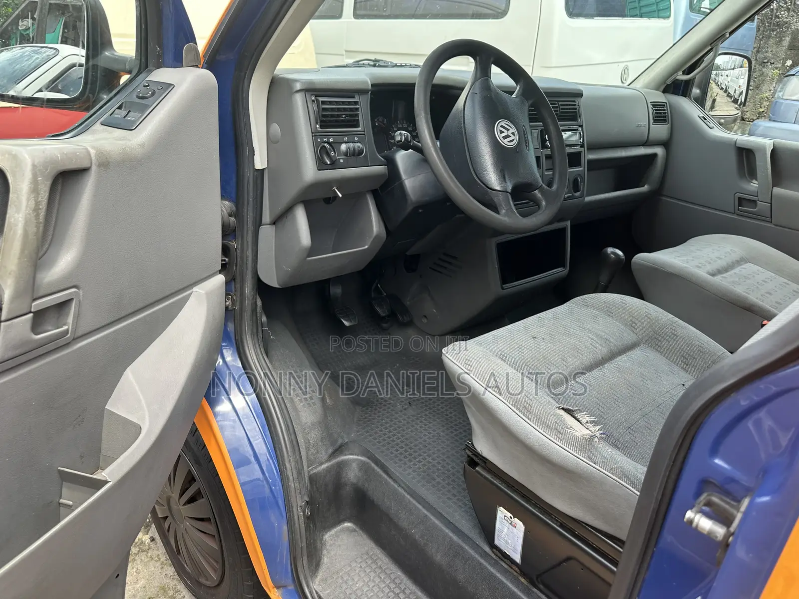Volkswagen Transporter 2005 Yellow