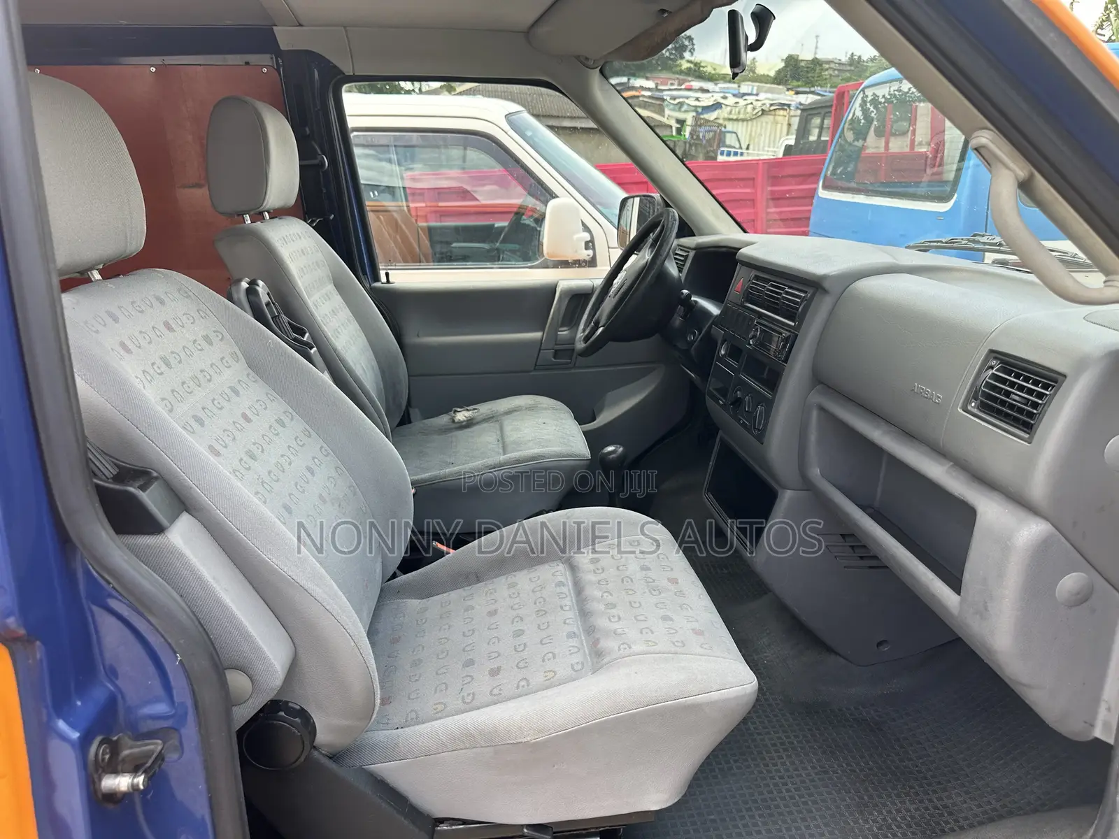 Volkswagen Transporter 2005 Yellow