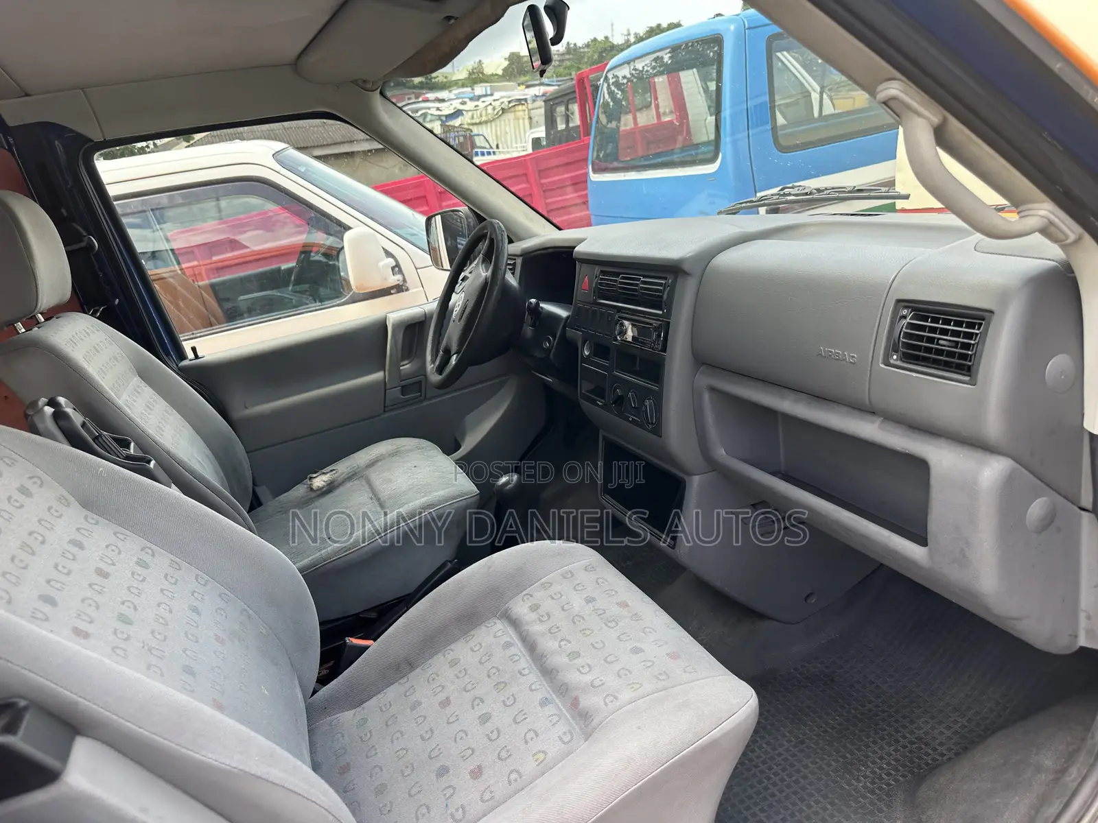 Volkswagen Transporter 2005 Yellow