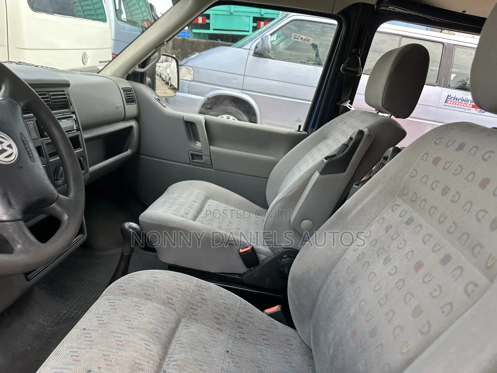 Volkswagen Transporter 2005 Yellow