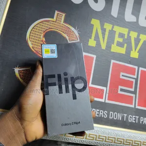 New Samsung Galaxy Z Flip4 128 GB Blue
