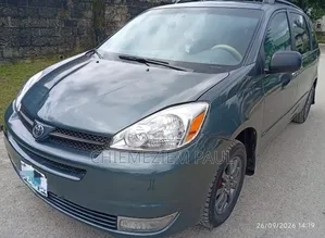 Toyota Sienna XLE 2005 Gray