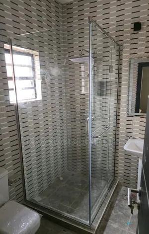 10mm Tempered Clear Glass L Shape Shower Cubicle – Silver