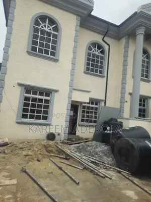3bdrm Block of Flats in Magodo Phase 2 for rent