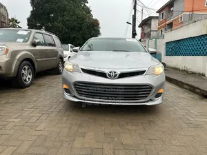 Toyota Avalon XLE Touring Sedan FWD (3.5L 6cyl 6A) 2013 Silver