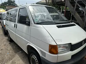 Volkswagen Transporter 2004 White