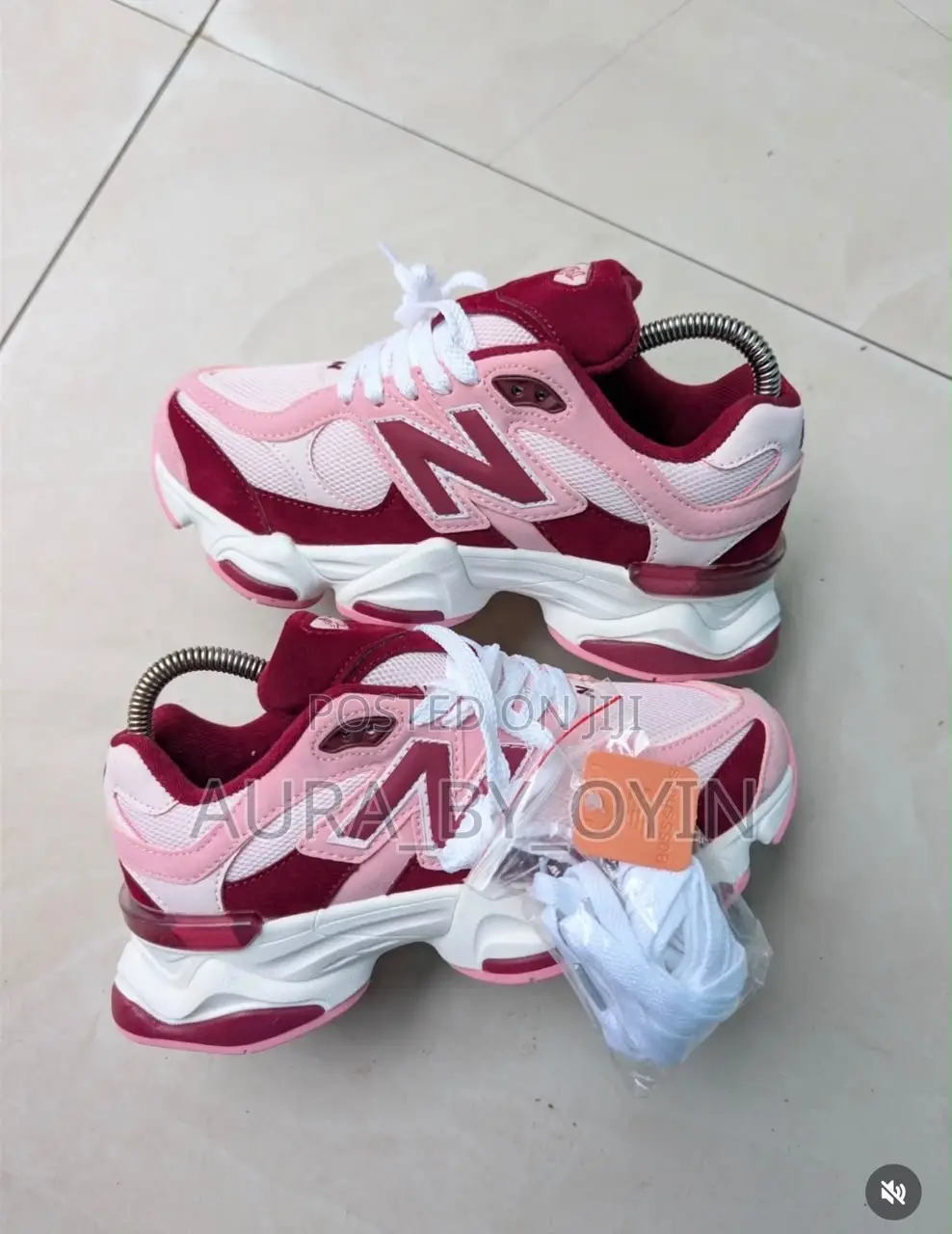 Unisex New Balance Sneakers(Original Quality)