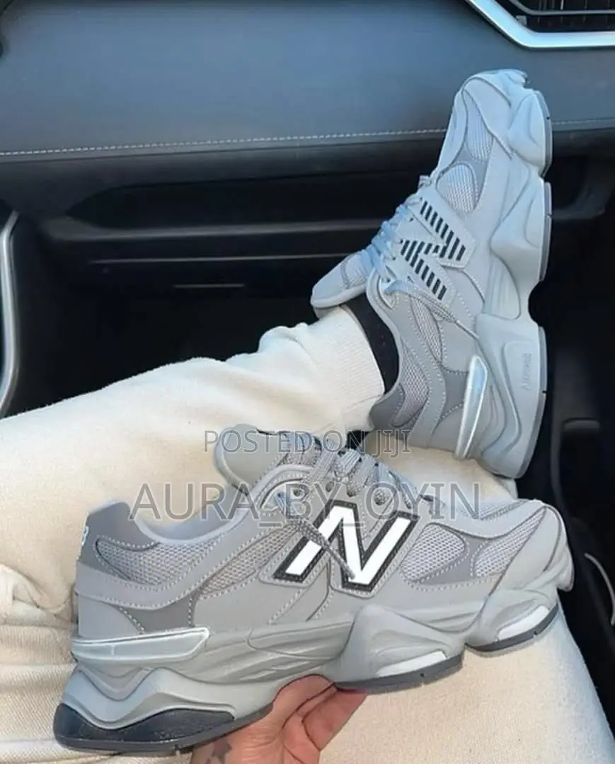 Unisex New Balance Sneakers(Original Quality)