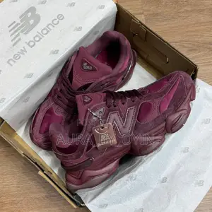 Unisex New Balance Sneakers(Original Quality)