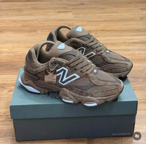 Unisex New Balance Sneakers(Original Quality)