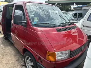 Volkswagen Transporter 2005 Red