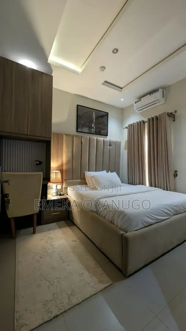 Luxury One Bedroom Apartment