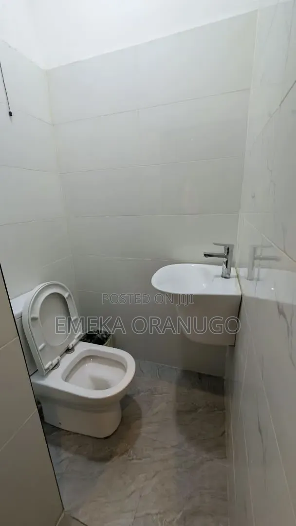 Luxury One Bedroom Apartment