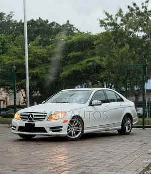 Mercedes-Benz C300 Sport 4Matic Sedan AWD (3.5L 6cyl 7A) 2013 White