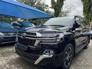 New Toyota Land Cruiser 4.5 V8 GXR 2021 Black