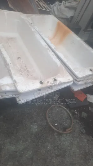 11 White Steel Bathtubs - Fairly Used - For Sale