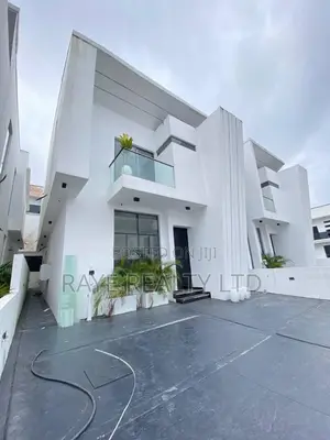 4bdrm Duplex in Chevron for sale