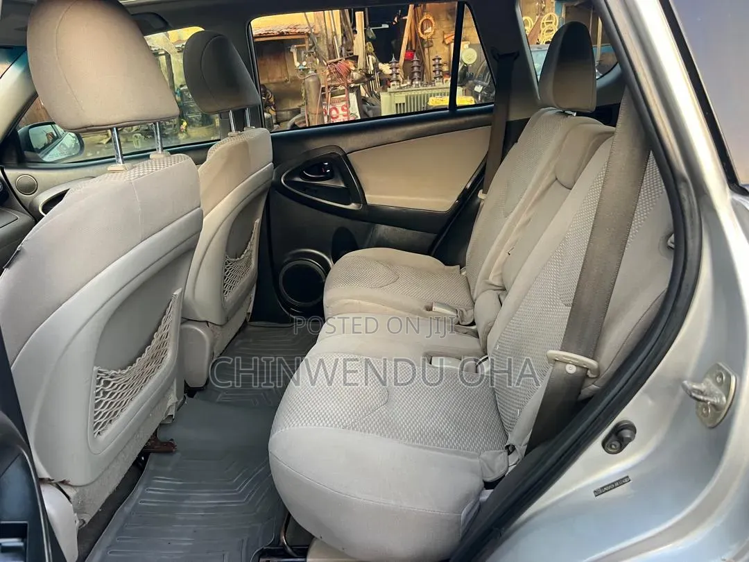 Toyota RAV4 2012 Silver