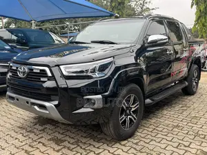 Toyota Hilux SR5 2013 Black