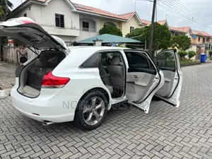 Toyota Venza XLE 2012 White