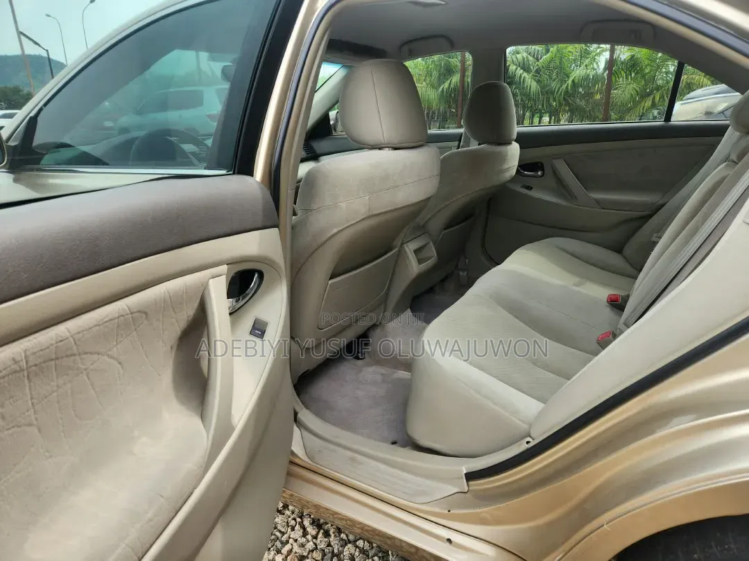 Toyota Camry 2011 Gold