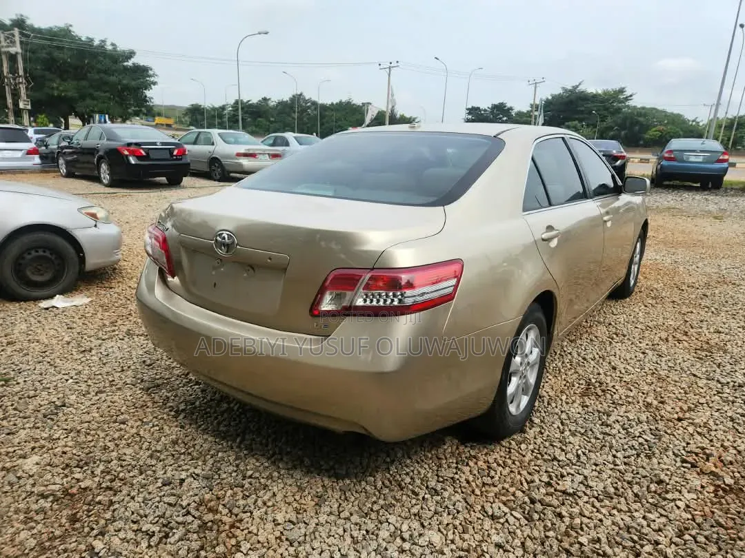 Toyota Camry 2011 Gold