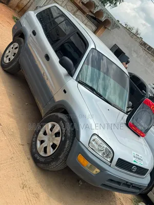 Toyota RAV4 Base 4x4 1999 Silver