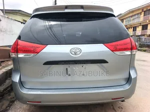 Toyota Sienna L 7-Passenger 4dr Minivan (3.5L 6cyl 6A) 2014 Gray