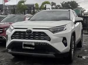 Toyota RAV4 Limited AWD 2019 White