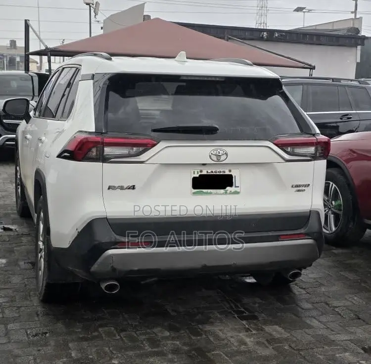Toyota RAV4 Limited AWD 2019 White