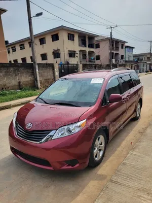 Toyota Sienna LE 7 Passenger Mobility (3.5L 6cyl 6A) 2016 Red