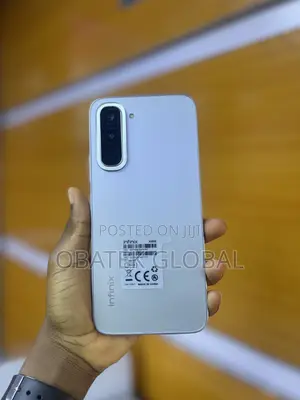 Infinix Hot 70 128 GB Silver
