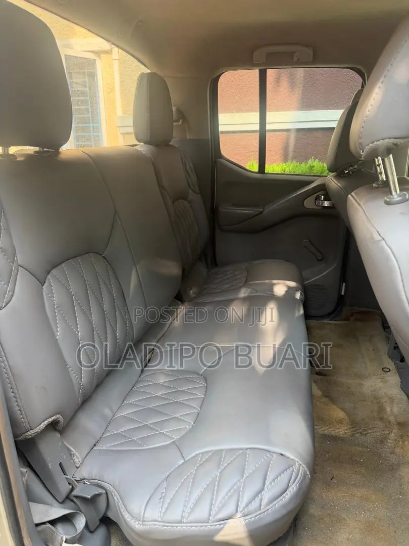 Nissan Frontier 2015 Gray