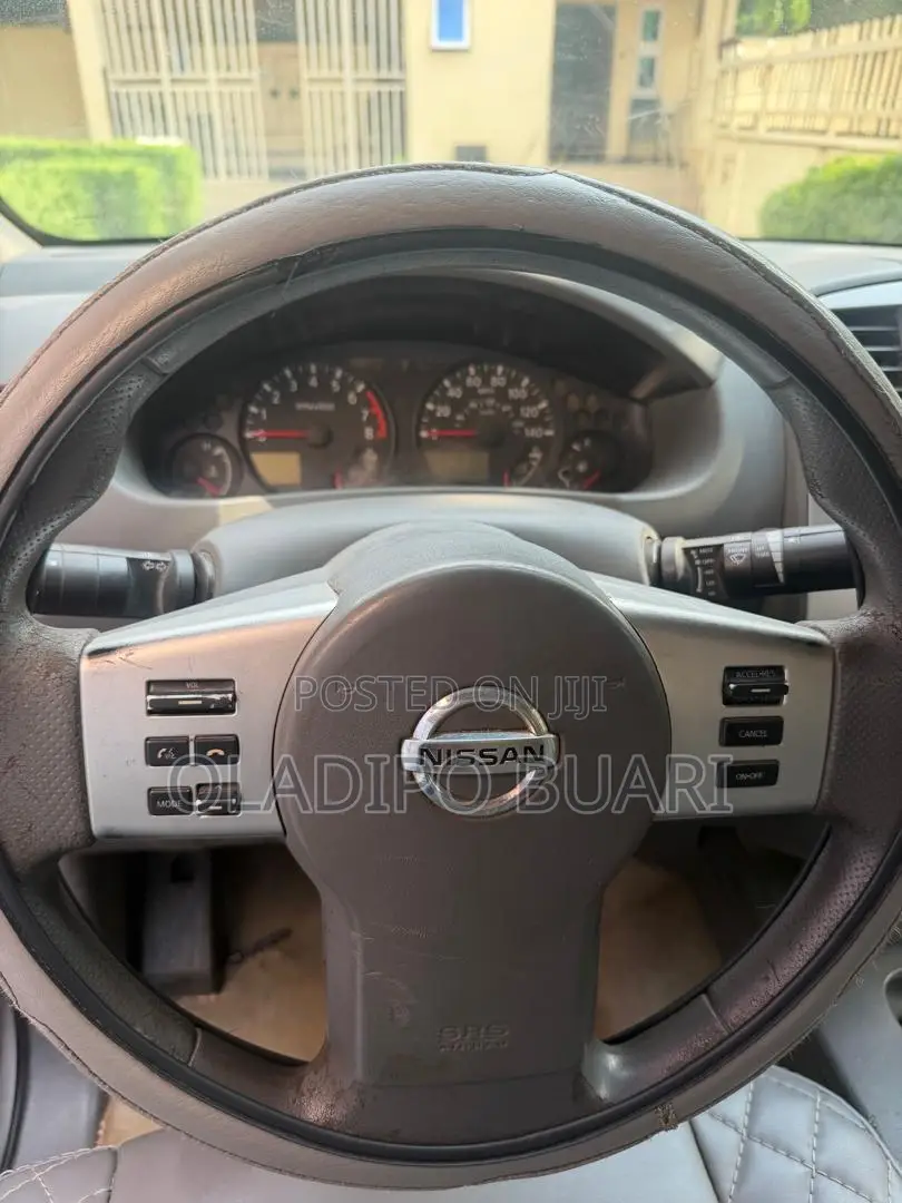 Nissan Frontier 2015 Gray