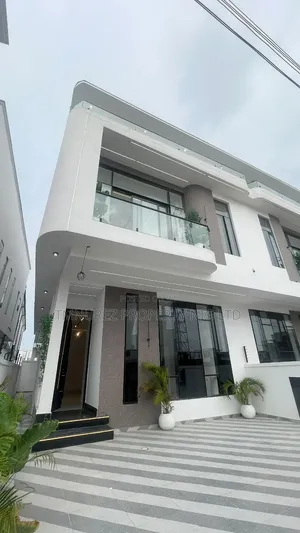 4bdrm Duplex in Ikota for sale