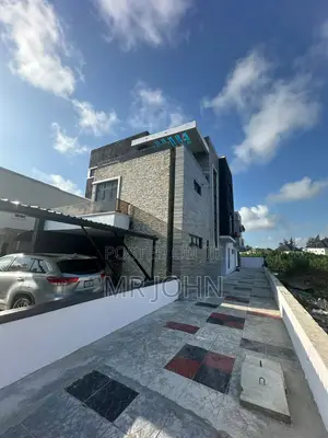 4bdrm House in Orchid Road Mercy Pr, Lekki for sale