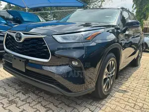 Toyota Highlander XLE 2021 Black