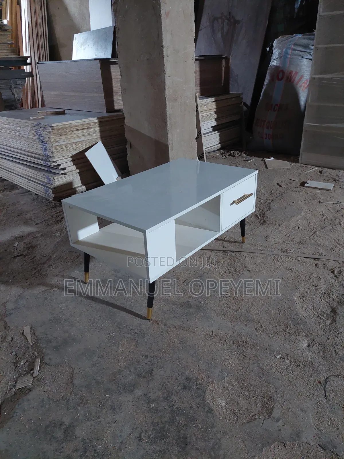 Modern New 800mm High Gloss Center Table