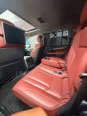 Lexus LX 570 AWD 2017 Gold