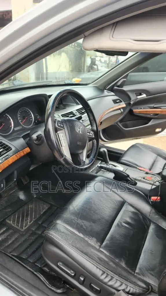 Honda Accord 2011 Silver