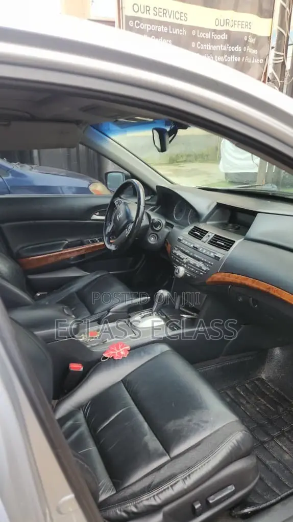 Honda Accord 2011 Silver