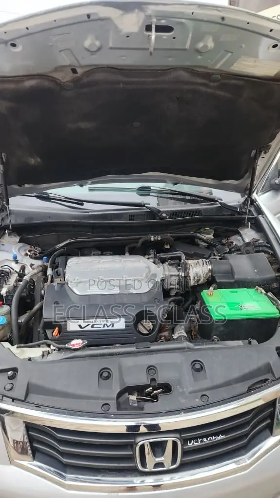 Honda Accord 2011 Silver