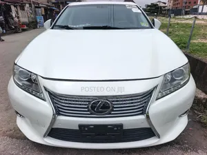 Lexus ES 350 FWD 2013 White