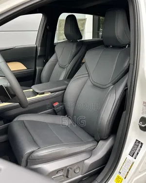 Lexus ES 350 2025 White